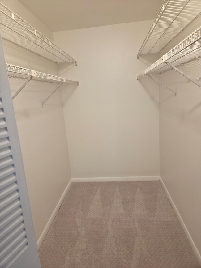 Foto del edificio - 3372 Perimeter Dr