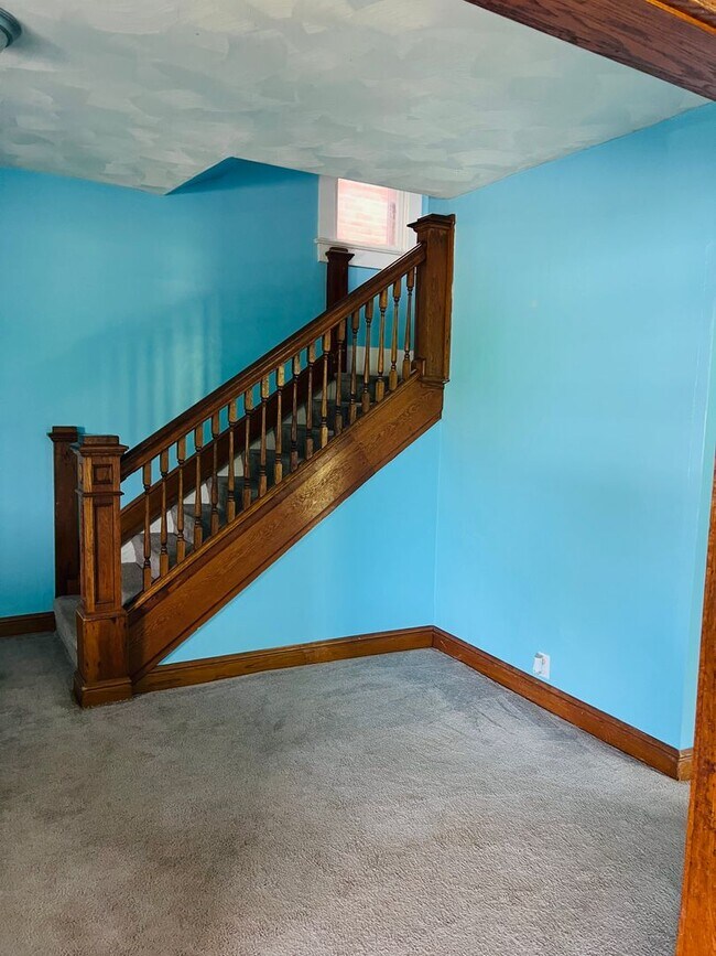 Foto del edificio - Large 4 Bedroom Single Family Home