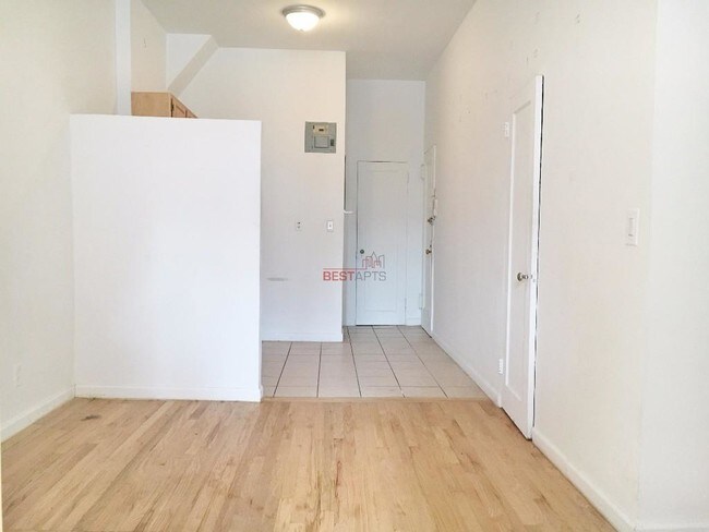 Building Photo - 52 Saint Marks Pl
