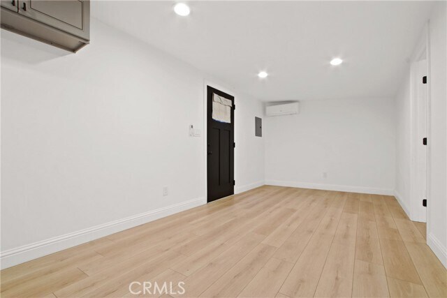 Foto del edificio - 1558 W 105th St