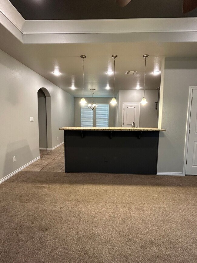 Building Photo - Beautiful Home is Desert Ridge