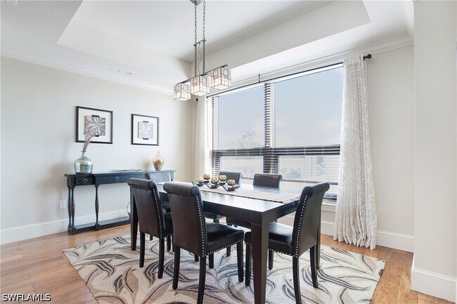 Foto del edificio - 9123 Strada Pl