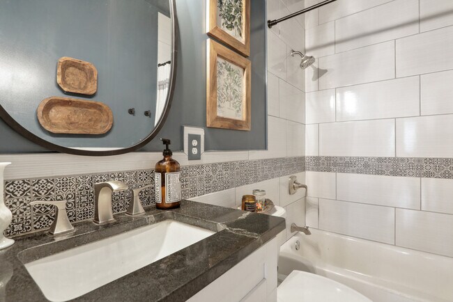 Foto del edificio - 1631 Stanwood Ave SE