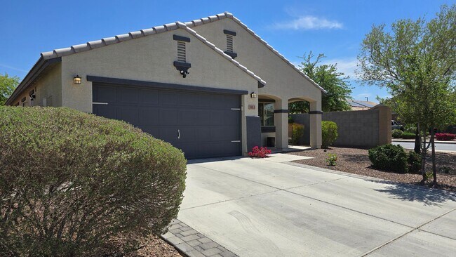 Foto del edificio - Beautifully updated home in Las Brisas Community of Goodyear!
