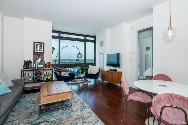 Foto del edificio - 175 Huguenot St