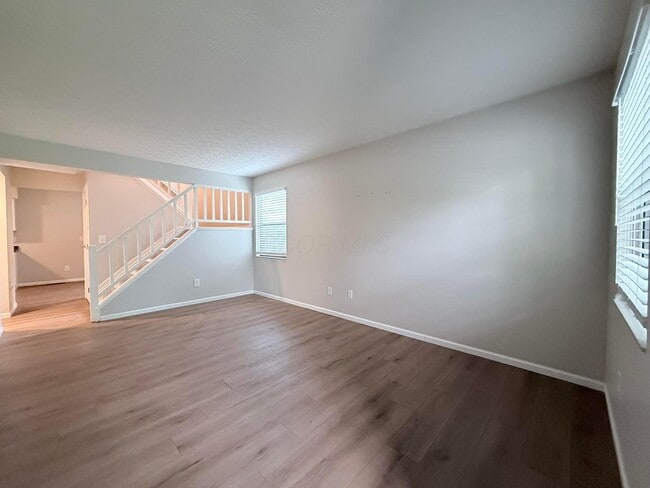 Foto del edificio - 4849 Herndon Dr