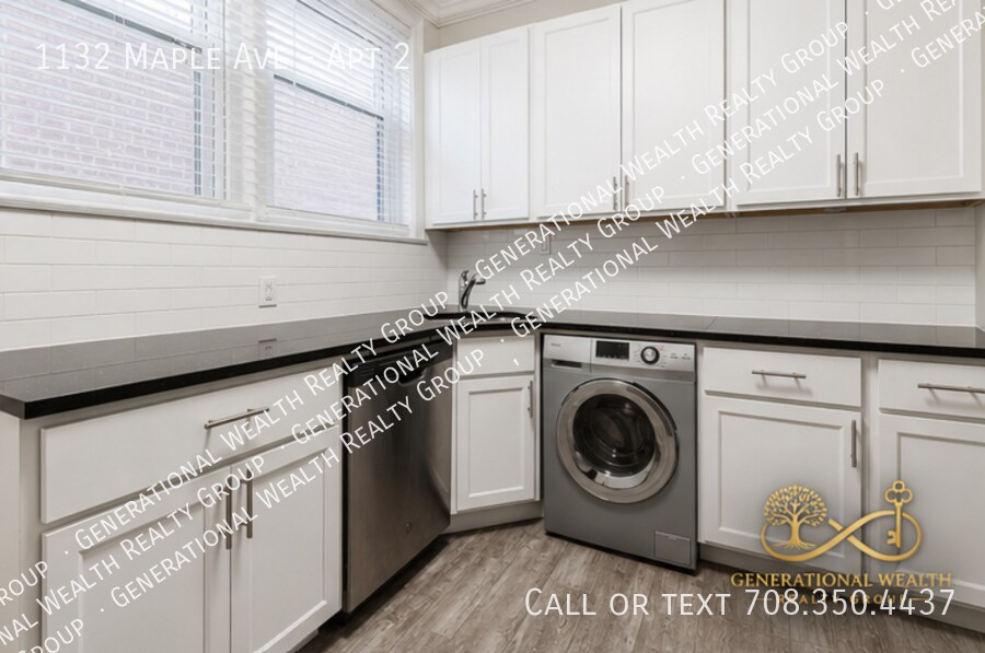 Building Photo - 1132 Maple Ave