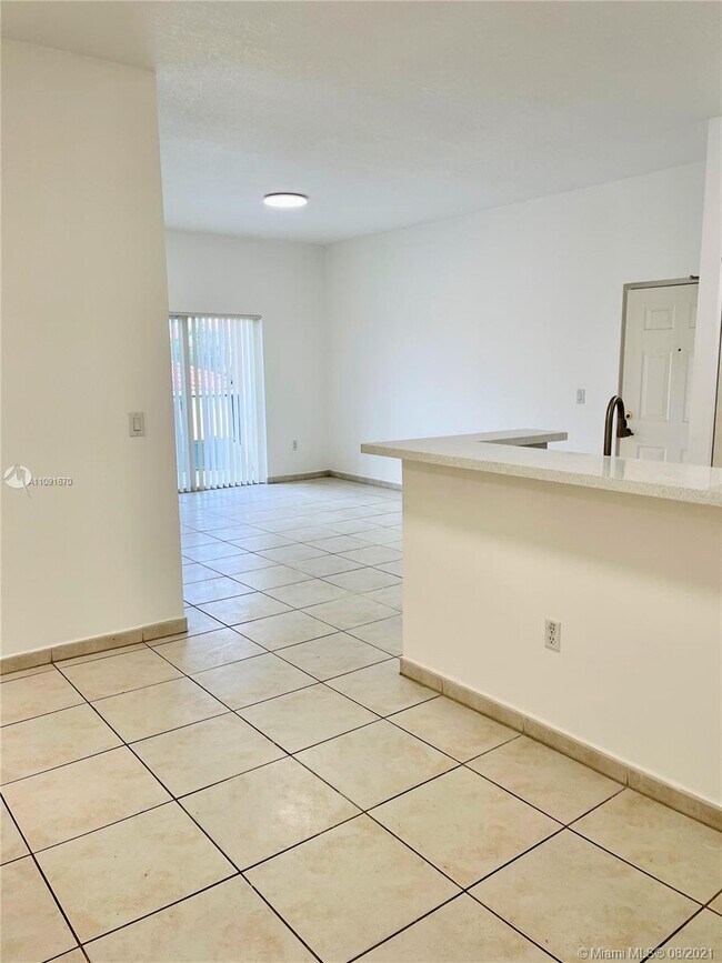 Building Photo - 7330 NW 114th Ave