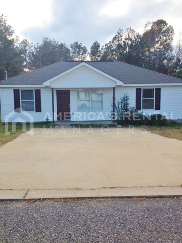 Foto principal - Home Available For Rent in Elrod!$250 GIFT...