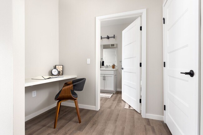 Interior Photo - Compass