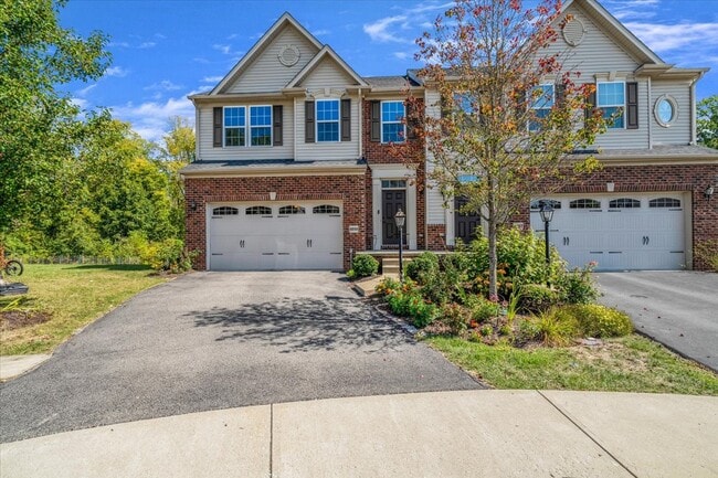 Building Photo - 8059 Hinsdale Ln