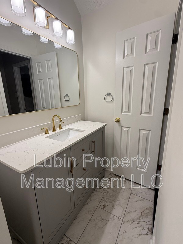 Foto del edificio - 72 N McLean Blvd