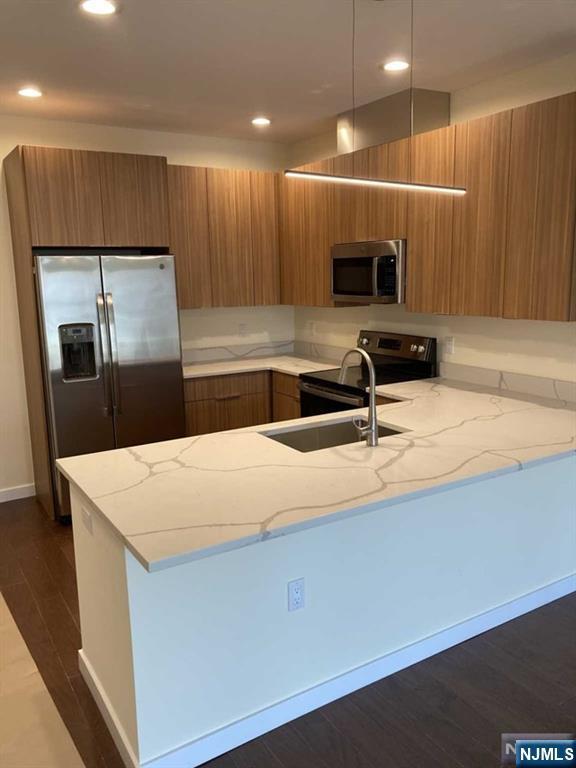 Foto del edificio - 209 Oakdene Pl