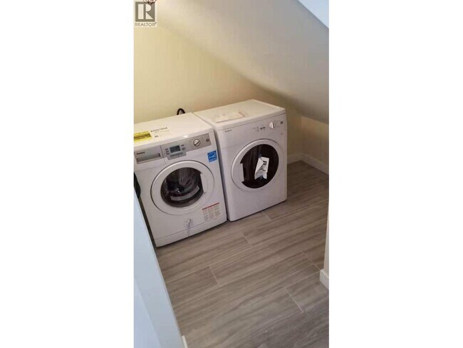 Photo du bâtiment - 53XX Gladstone St