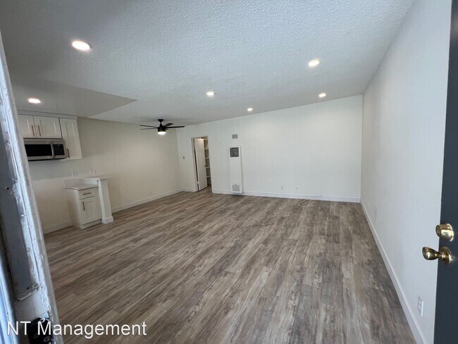 Foto del edificio - 1 br, 1 bath Apartment - 3317 Keystone Ave...