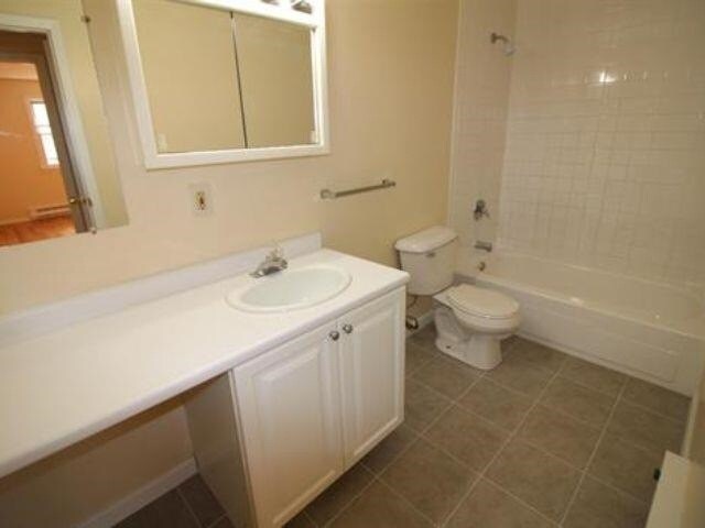 Foto del edificio - 73 E Broadway