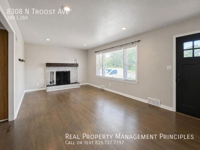 Foto del edificio - 8308 N Troost Ave