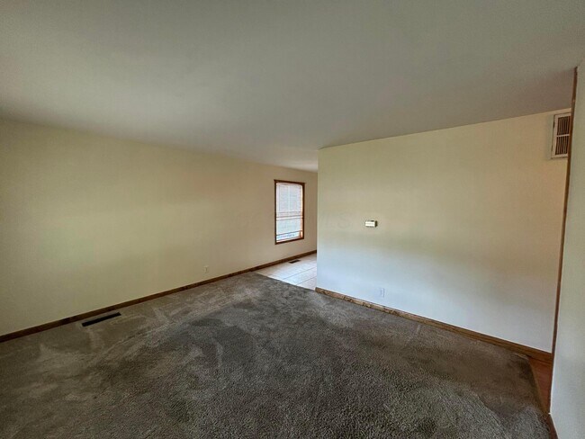 Foto del edificio - 115 Phelps Rd