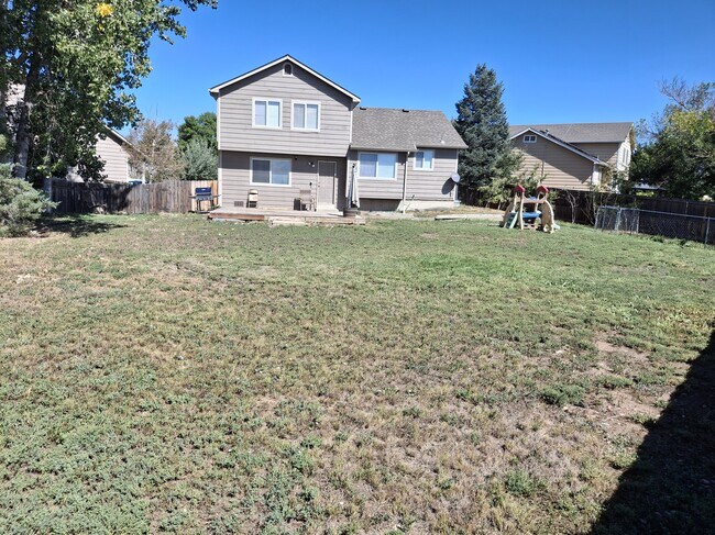 Gran patio trasero - 2431 Cherry Cir