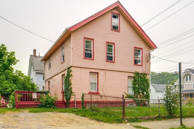 Building Photo - 2118 Denison Ave