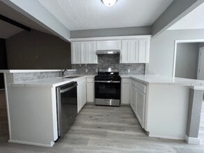 Building Photo - 426 Irene Dr