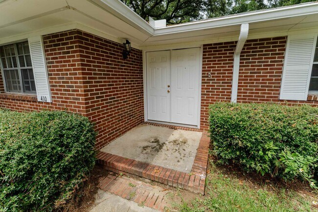 Building Photo - 410 Gaither Dr