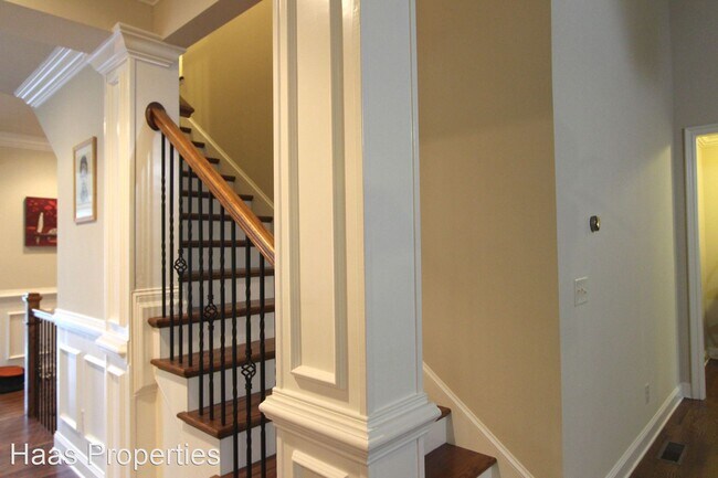 Building Photo - 5 br, 5.5 bath House - 3075 Boyce Drive