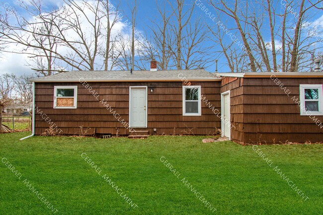 Foto del edificio - 3130 McCollum Ave