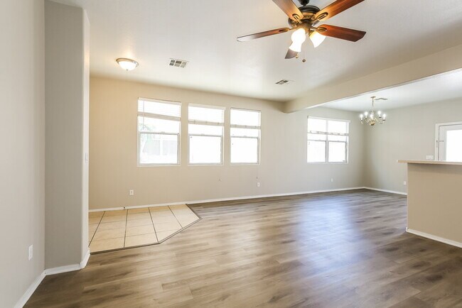 Foto del edificio - 332 Plum Horse Ave