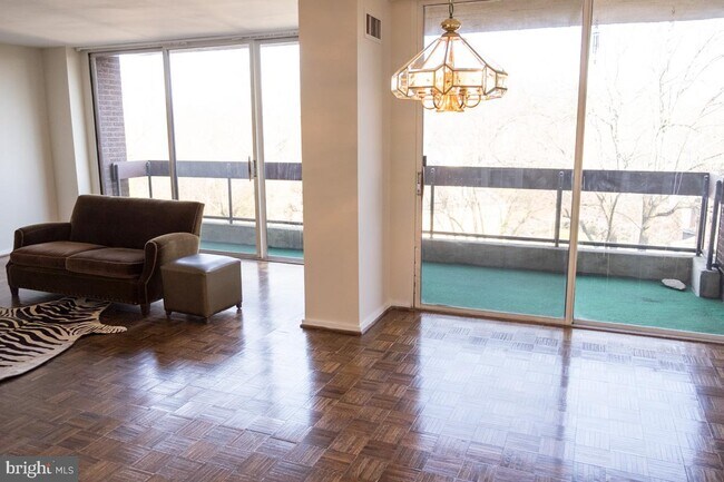 Foto del edificio - 4100 N Charles St