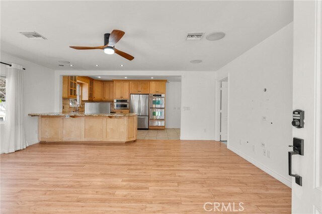 Foto del edificio - 4576 Adam