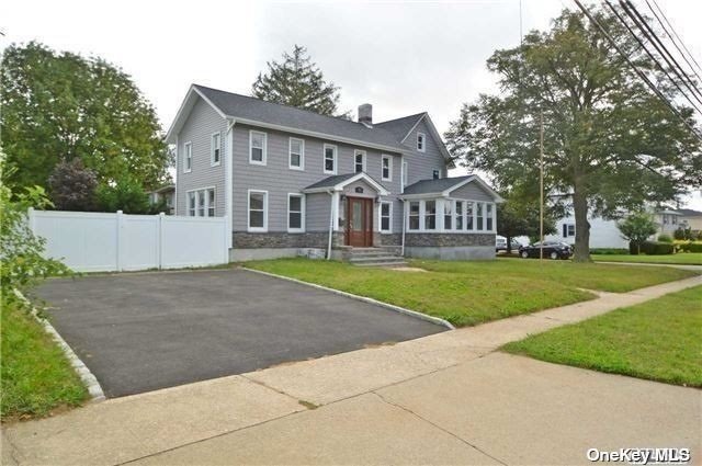Building Photo - 75 Nassau Rd