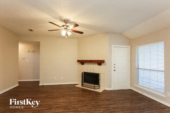 Foto del edificio - 805 Shadybrook Ln