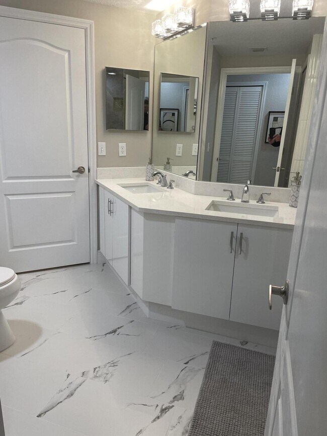 Foto del edificio - 11035 Legacy Blvd