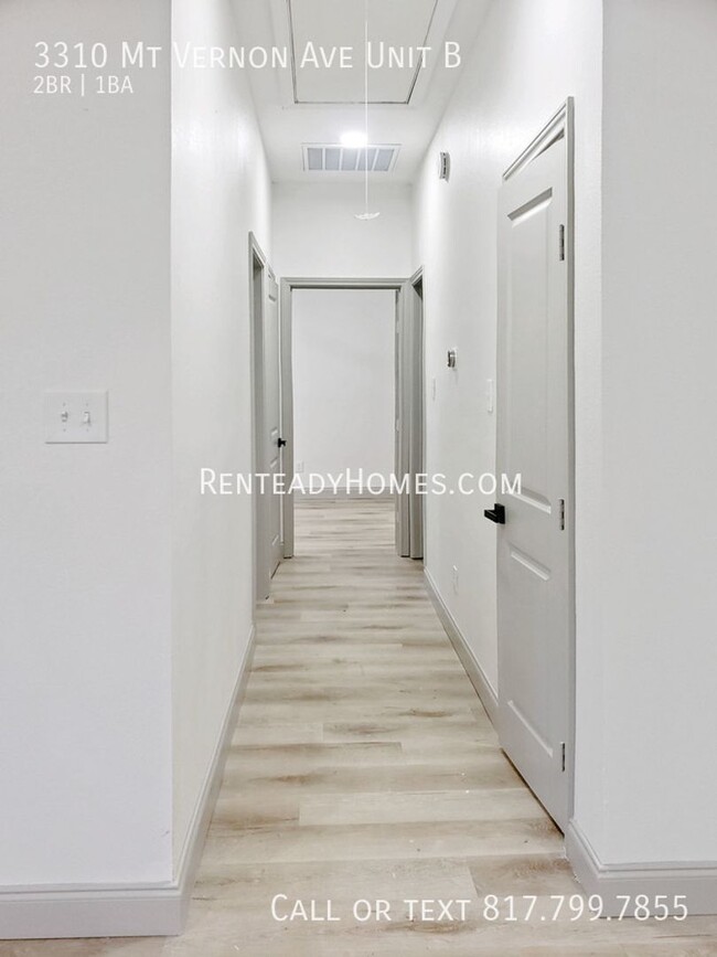 Building Photo - 3310 Mt Vernon Ave Unit B