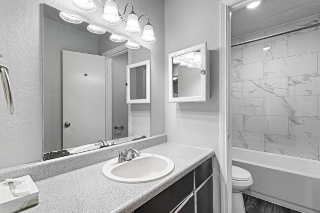 Building Photo - 2000 Choctaw St