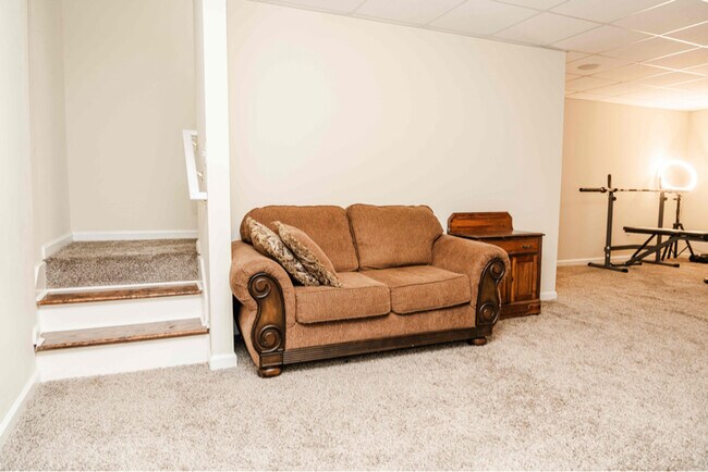 Foto del edificio - 4736 Rhett Dr