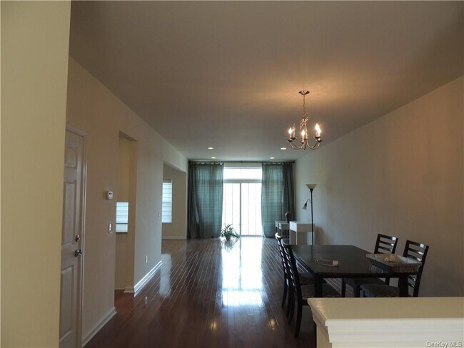 Building Photo - 2605 Sylvan Loop
