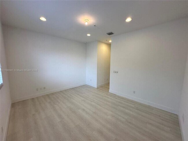 Foto del edificio - 2 bedroom in Miramar FL 33025