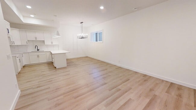 Building Photo - 11950 79 Ave