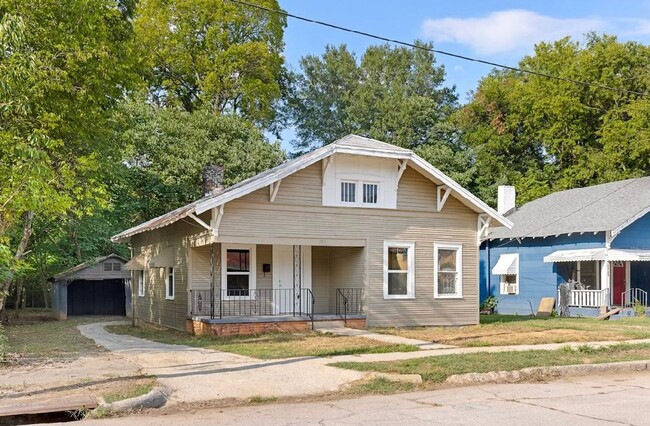 Building Photo - Newly remodeled 4 bedroom, 1 bath home.