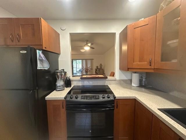 Foto del edificio - 134 S Cypress Rd