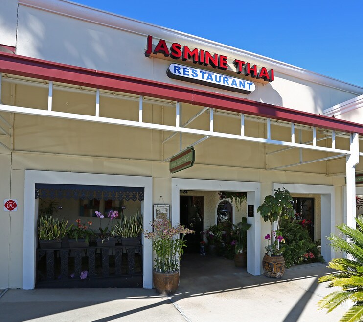 Living in Lake Magdalene Tampa, FL Neighborhood Guide by