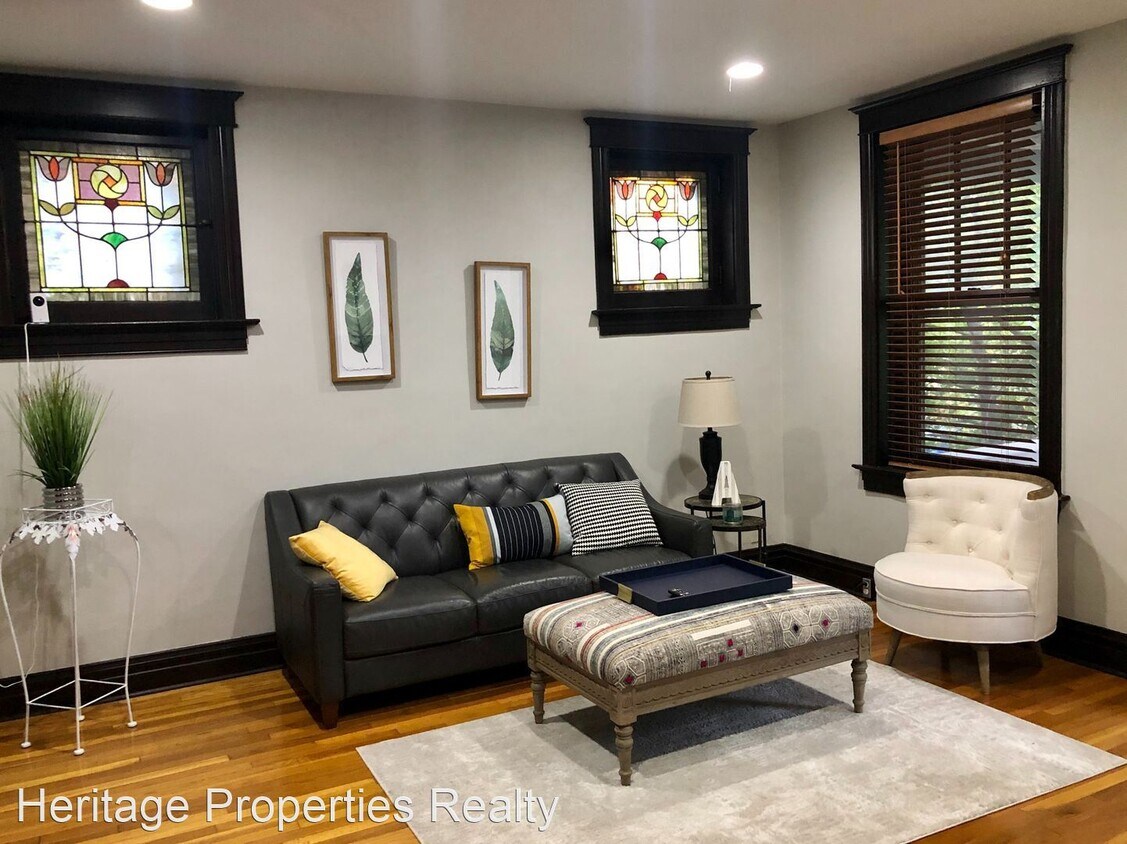 2 br, 1.5 bath House 3548 Victor St. Apt 1W House Rental in St