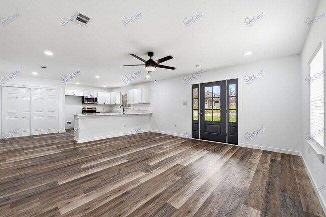 Foto del edificio - 5901 Farnsworth Ave