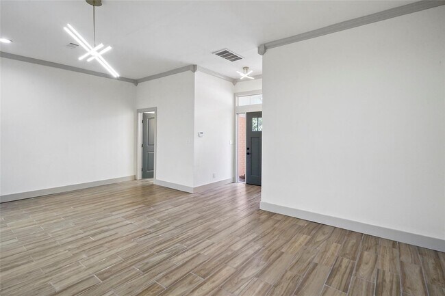 Building Photo - 3010 Winding Way