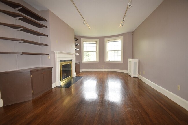 Building Photo - 141 Beaconsfield Rd