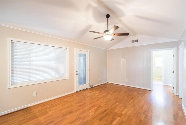 Foto del edificio - 6034 Spellman Rd