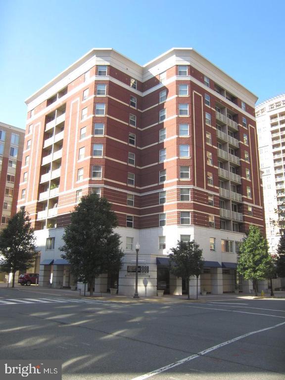 Building Photo - 880 N Pollard St