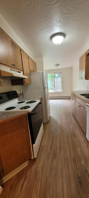 Building Photo - 1432 Salishan St SE